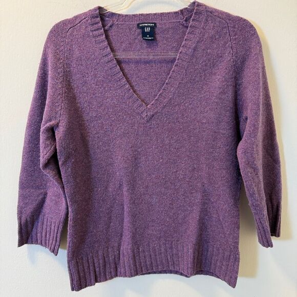 GAP Sweaters - GAP Stretch Purple Lambswool V-Neck Sweater Women’s M